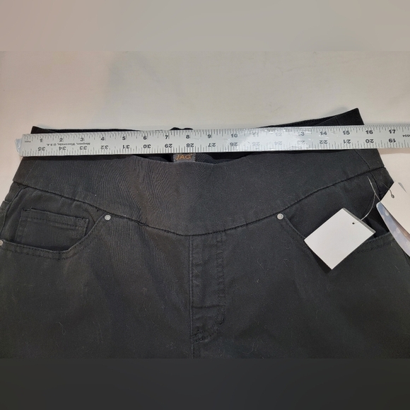 JAG Fenmore Crop Women's Size 14, Black, Pull on, Front Pockets, Back Po… - Picture 9 of 10